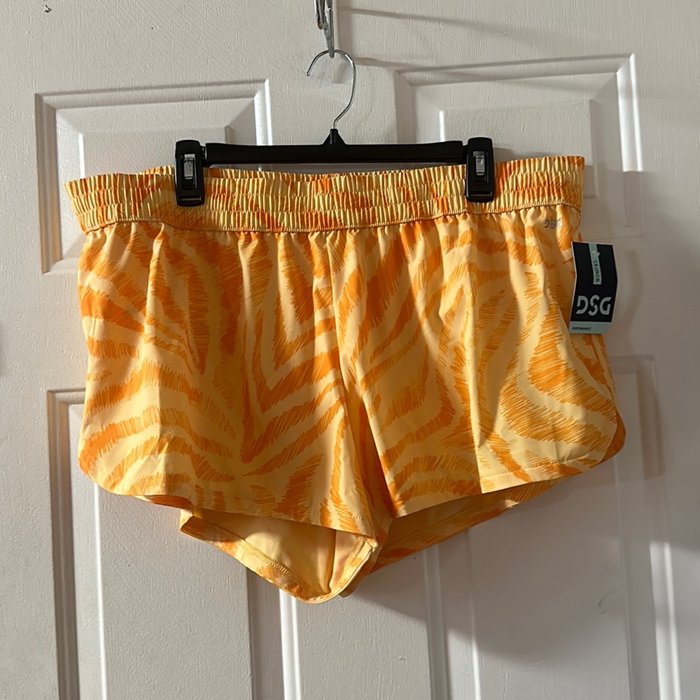 DSG MID RISE STRIDE RUNNING SHORTS: ORANGE ZEBRA: NWT: SIZE 2XL